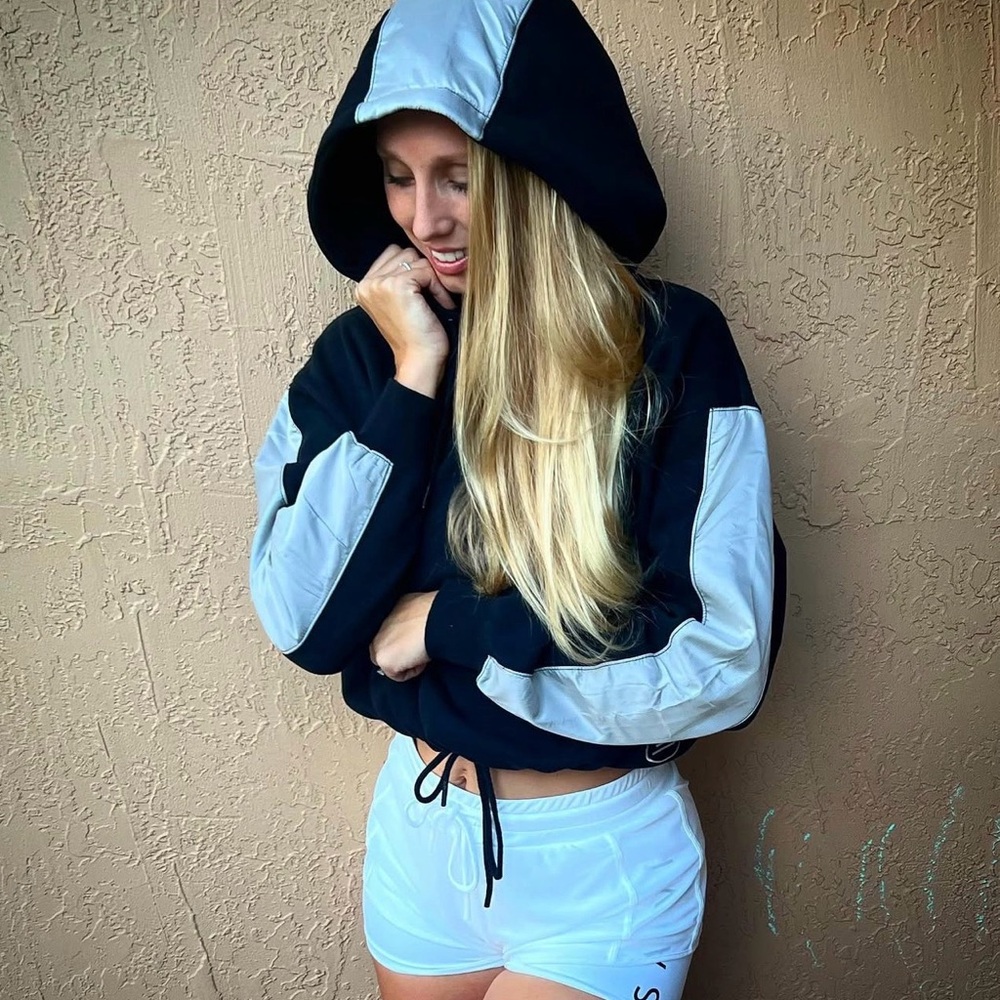 Cropped Colorblock Hoodie Sweatshirt - Black & Light Gray